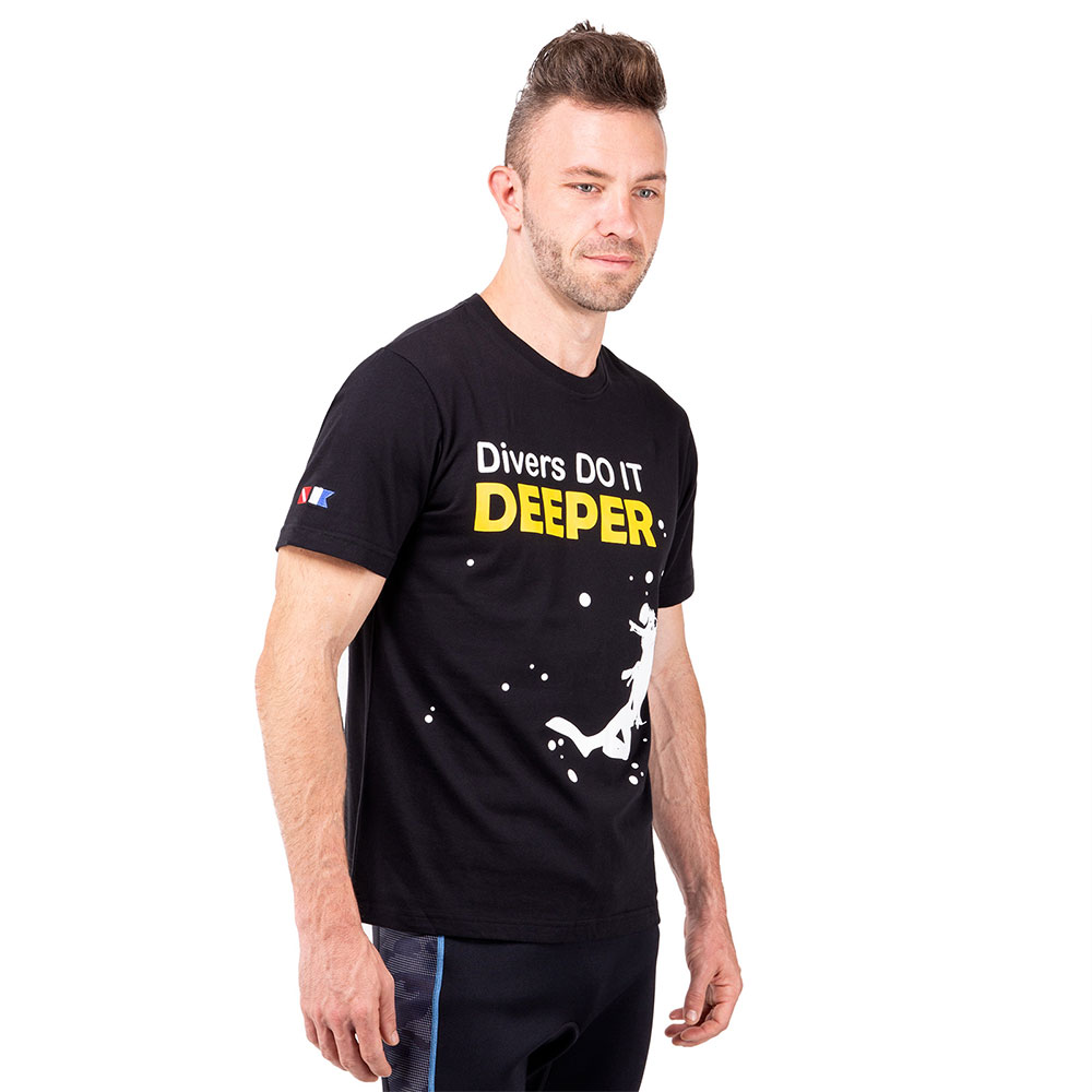 T-Shirt - Divers Do It Deeper - Black - Click Image to Close
